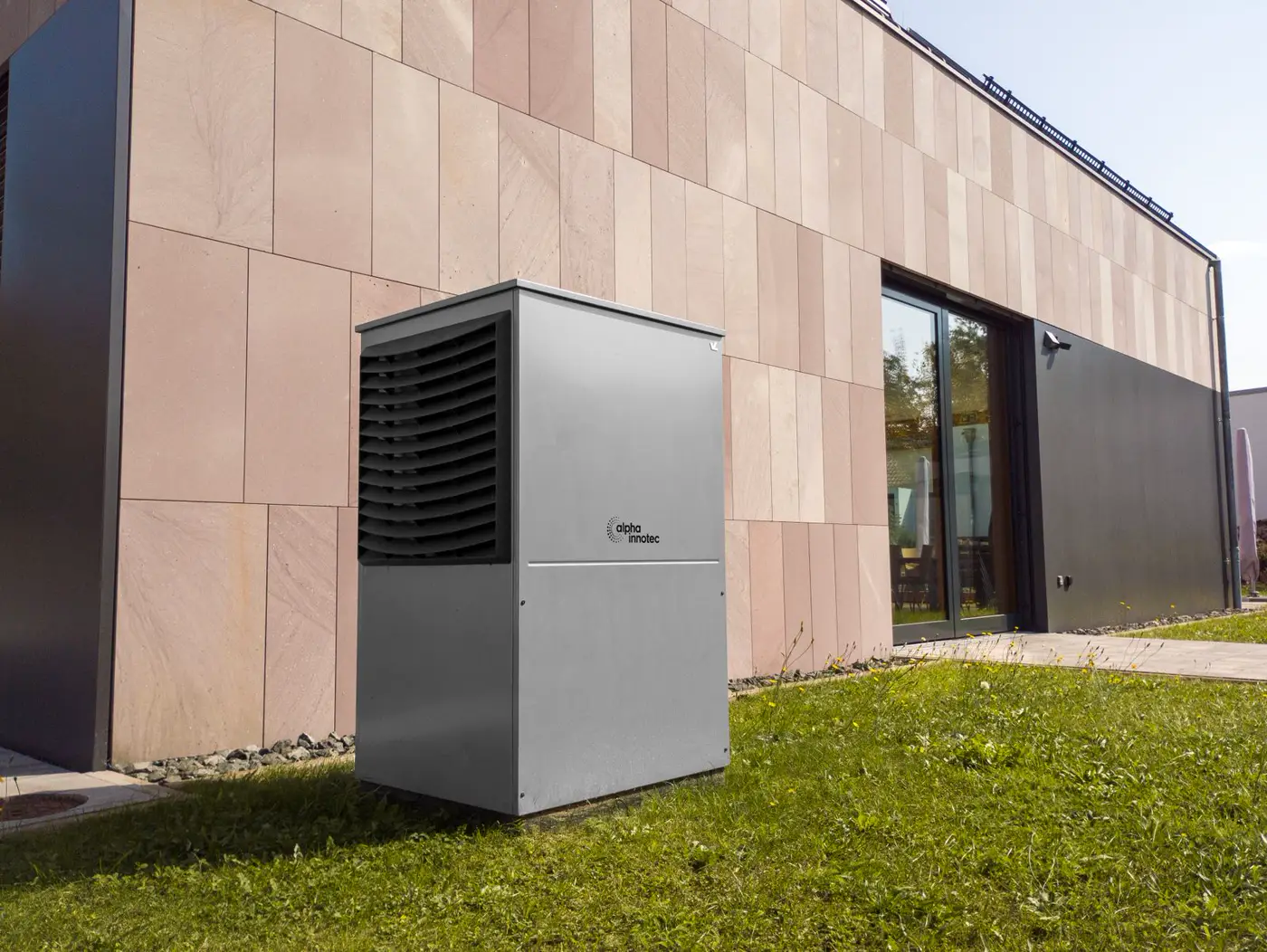 Radiador de una vivienda de Madrid conectado a una instalación de aerotermia