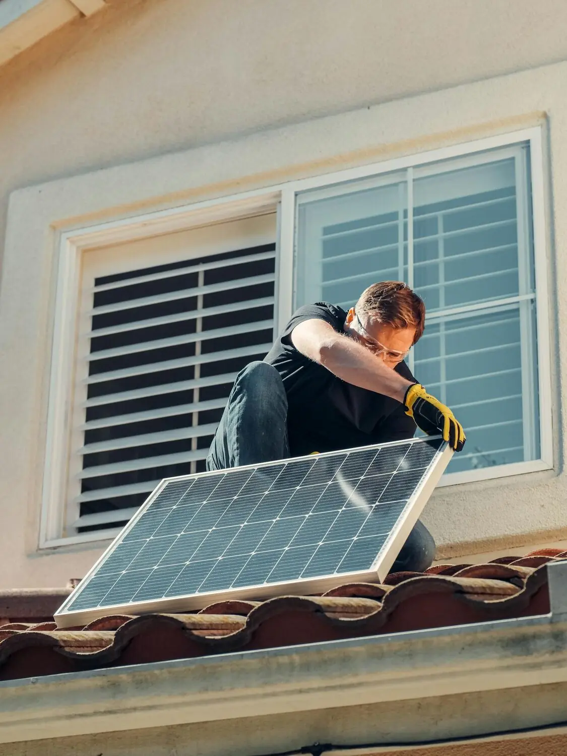 Mejor empresa de placas solares en Madrid: cómo elegir instalador (y por qué Voltymas)